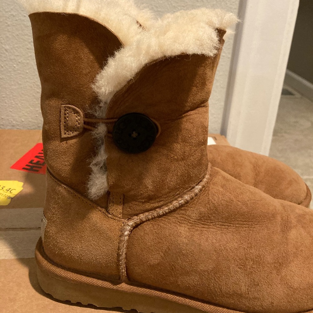Ugg Bailey Button Short Boots